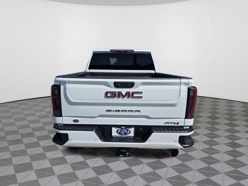 Used 2025 GMC Sierra 2500 AT4 AWD/4WD image 9