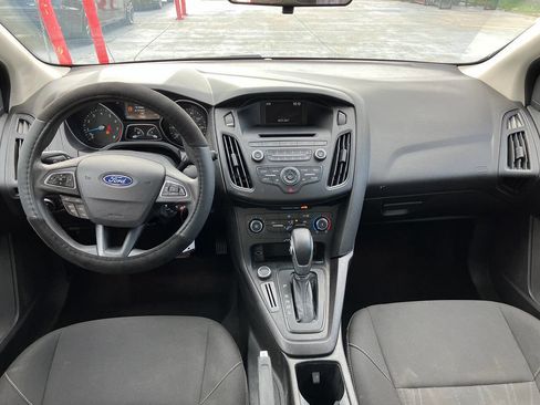 Used 2017 Ford Focus SE image 7