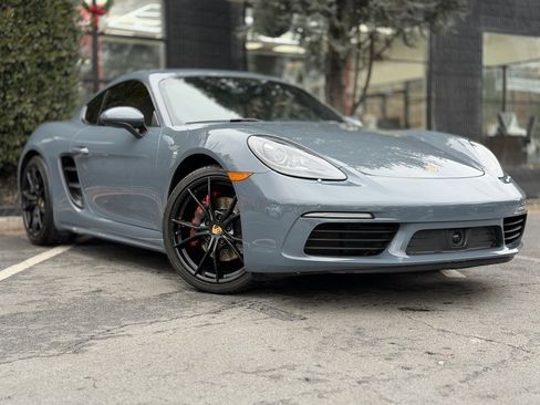 Used 2018 Porsche 718 Cayman image 8