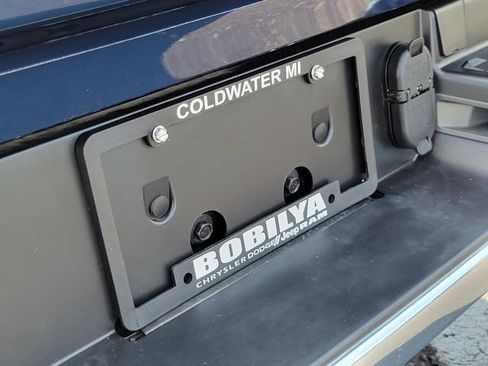 Used 2020 RAM 1500 Laramie AWD/4WD image 34
