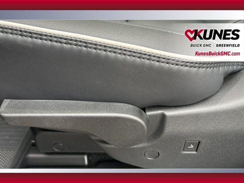 New 2026 GMC Acadia Denali w/ Super Cruise Package image 34