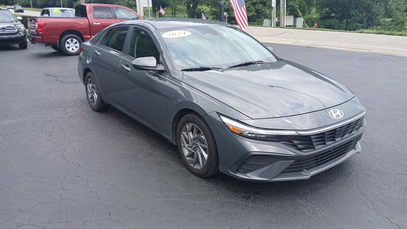 Used 2024 Hyundai Elantra SEL FWD image 8