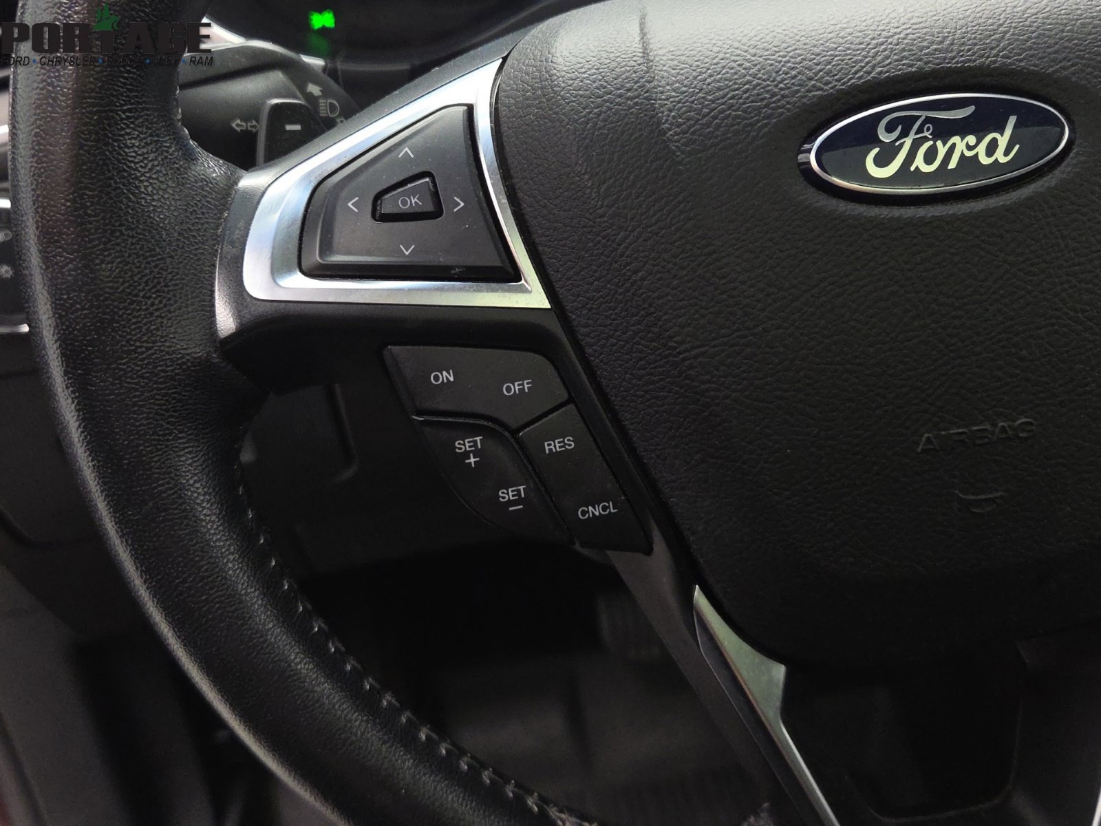 Used 2017 Ford Edge Titanium w/ Equipment Group 301A AWD/4WD image 23