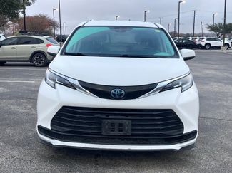 Used 2021 Toyota Sienna LE video 2