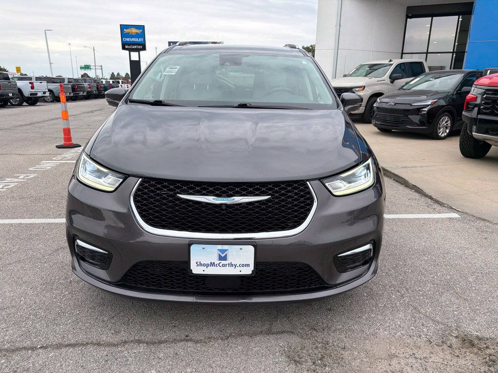 Used 2021 Chrysler Pacifica Touring-L FWD image 8