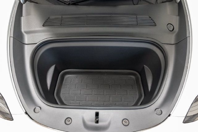 Used 2022 Tesla Model Y Performance AWD/4WD image 3