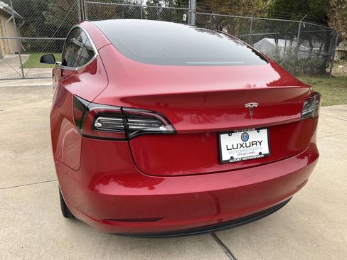 Used 2020 Tesla Model 3 Standard Range Plus image 9
