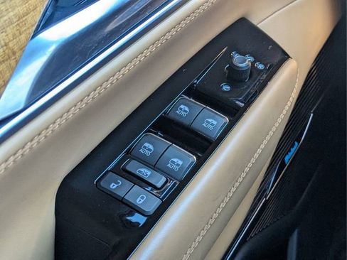 Used 2022 Jeep Grand Wagoneer Series III w/ Rear Seat Video Group 1 AWD/4WD image 26