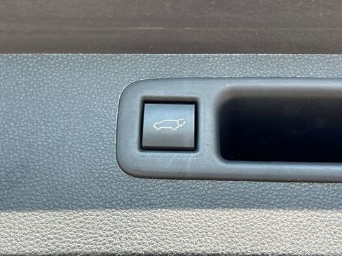 Used 2021 Toyota Highlander XLE image 14