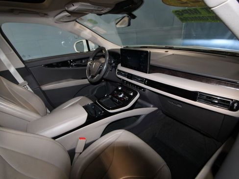 Used 2022 Lincoln Nautilus Reserve w/ Equipment Group 201A image 25