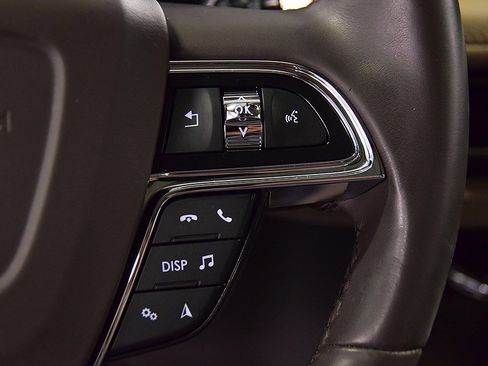 Used 2022 Lincoln Nautilus Reserve image 20