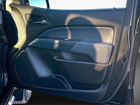 Used 2018 Chevrolet Colorado Z71 image 17