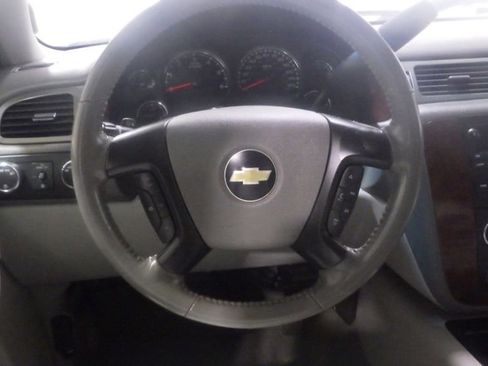 Used 2010 Chevrolet Silverado 1500 LTZ w/ Convenience Package AWD/4WD image 9