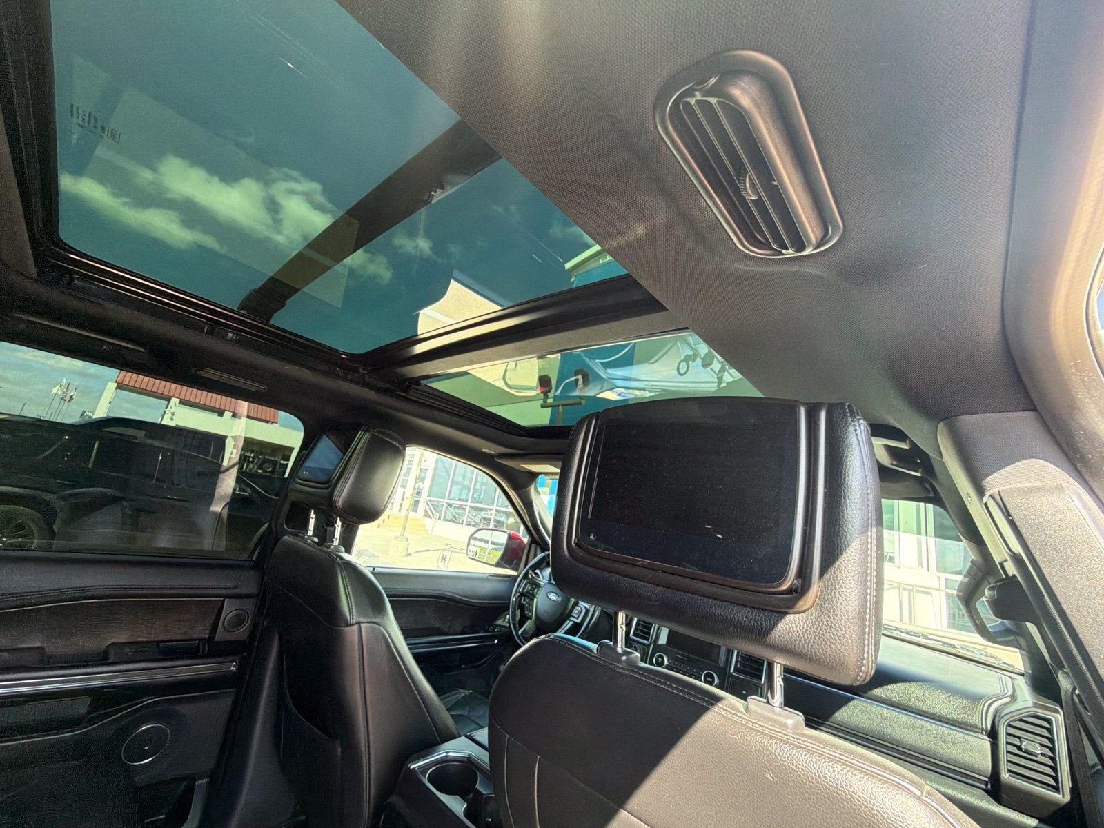 Used 2018 Ford Expedition Max Limited w/ Equipment Group 301A RWD image 16