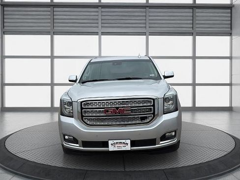 Used 2019 GMC Yukon XL SLT w/ Open Road Package AWD/4WD image 9