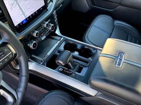 Used 2025 Ford F150 Platinum image 28