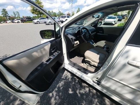 Used 2009 MAZDA MAZDA5 Grand Touring FWD image 19