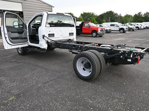 New 2025 Ford F550 4x4 Regular Cab Super Duty image 29
