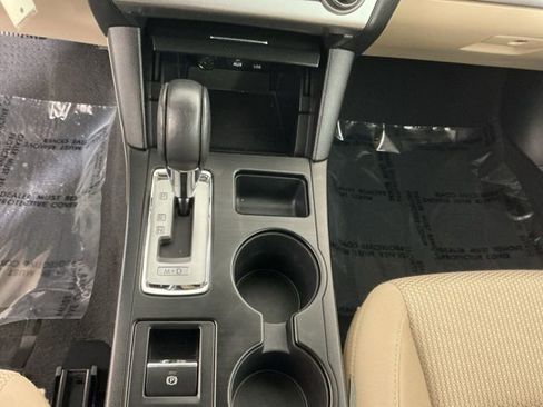 Used 2016 Subaru Outback 2.5i Premium image 19