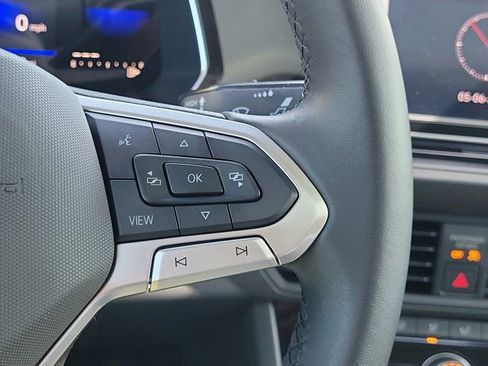 Used 2023 Volkswagen Jetta SE w/ Panoramic Sunroof Package FWD image 20