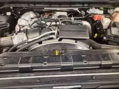 Used 2024 Chevrolet Silverado 2500 ZR2 w/ Technology Package AWD/4WD image 9
