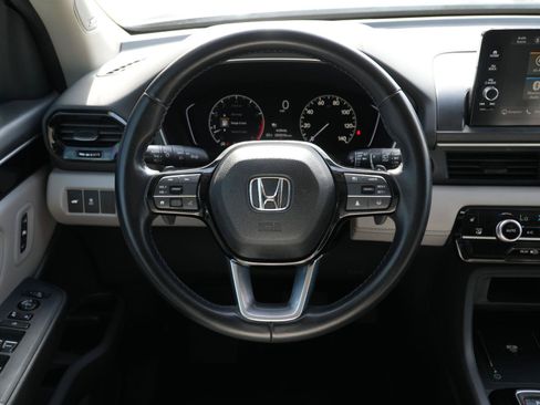 Used 2023 Honda Pilot Touring image 23