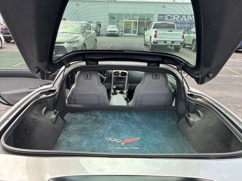 Used 2005 Chevrolet Corvette Coupe w/ Preferred Equipment Group RWD image 16