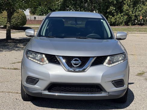 Used 2015 Nissan Rogue S w/ S Family Package AWD/4WD image 2