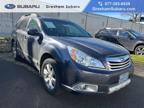 Used 2011 Subaru Outback 2.5i Limited image 1