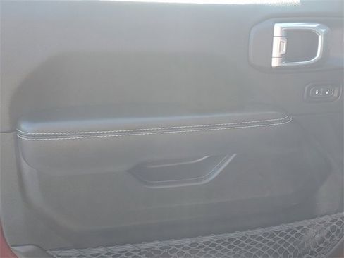 Used 2021 Jeep Wrangler Unlimited Sahara w/ Cold Weather Group image 26