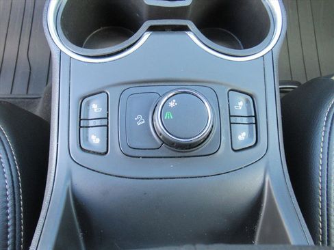 Used 2020 GMC Terrain SLE w/ Driver Convenience Package image 9