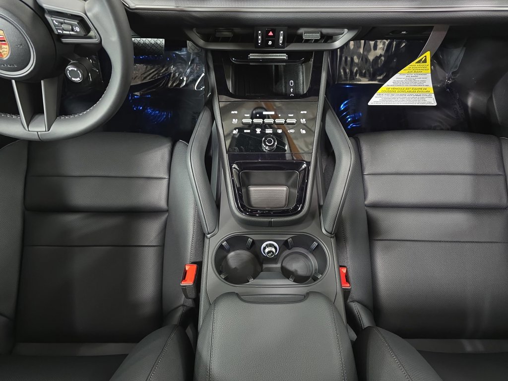 Certified 2026 Porsche Cayenne AWD/4WD image 20