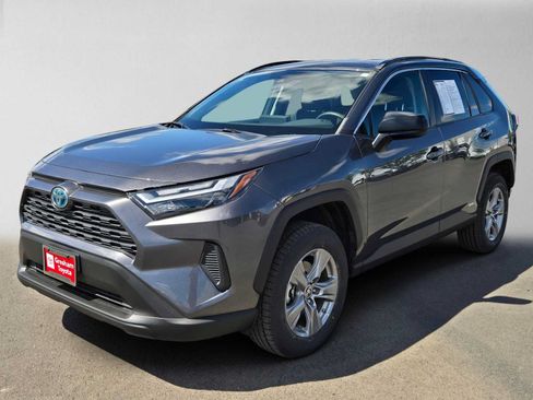 Used 2023 Toyota RAV4 LE AWD/4WD image 7