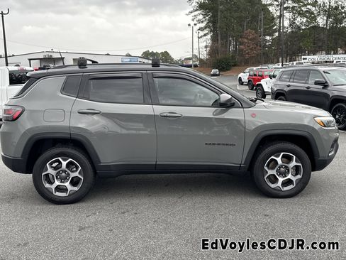 Used 2022 Jeep Compass Trailhawk w/ Trailhawk Elite Group image 2