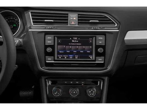 Used 2021 Volkswagen Tiguan S image 12