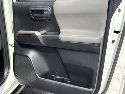 Used 2021 Toyota Tacoma SR5 RWD image 32