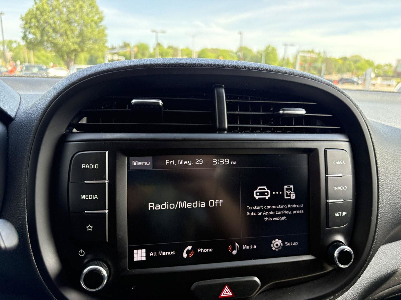 Used 2022 Kia Soul LX FWD image 8