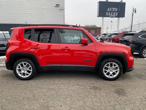 Used 2019 Jeep Renegade Latitude FWD image 7