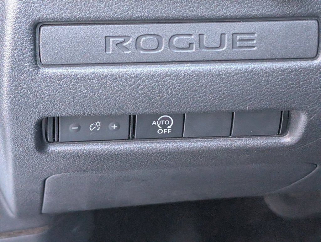 Used 2024 Nissan Rogue S AWD/4WD image 12