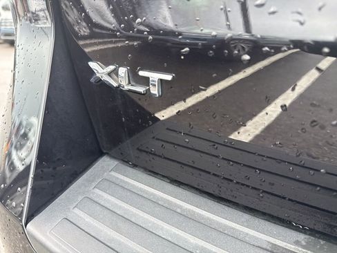 Used 2024 Ford Expedition XLT image 12