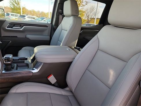 New 2026 GMC Sierra 1500 SLT w/ SLT Premium Plus Package image 18