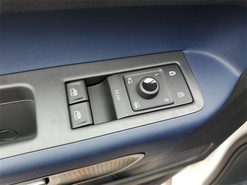 New 2025 Volkswagen ID. Buzz Pro S image 23