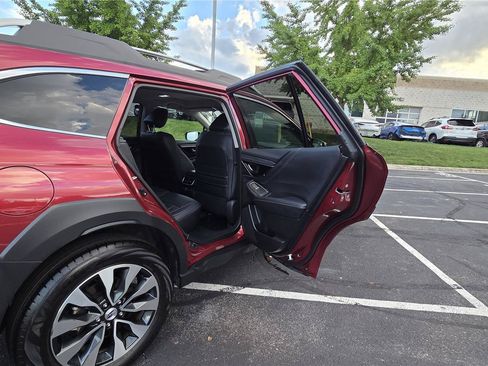 Used 2025 Subaru Outback Touring XT AWD/4WD image 31