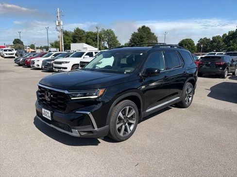 Used 2023 Honda Pilot Elite image 2