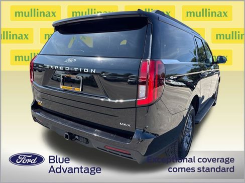 Used 2025 Ford Expedition Max Active RWD image 4