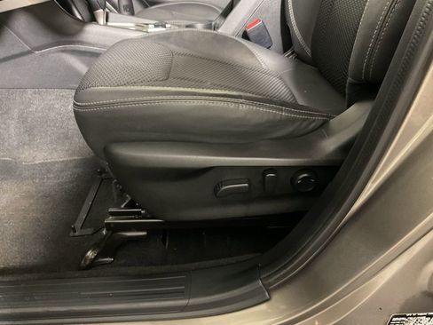 Used 2019 Subaru Forester Premium w/ All-Weather Package image 23