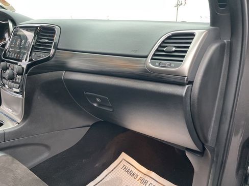 Used 2021 Jeep Grand Cherokee Laredo X image 36