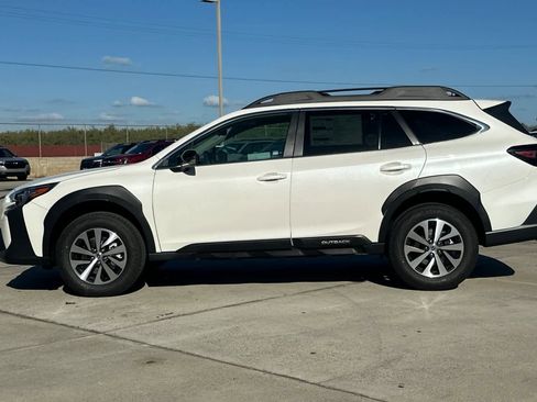 New 2025 Subaru Outback Premium image 6