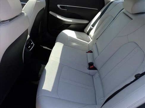 Used 2023 Hyundai Sonata Limited FWD image 8