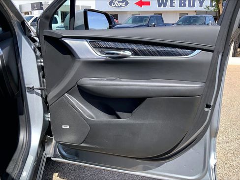 Used 2025 Cadillac XT6 Premium Luxury AWD/4WD image 23